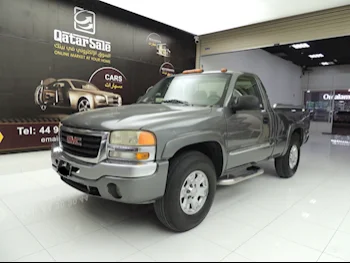 GMC  Sierra  1500  2006  Automatic  273,000 Km  8 Cylinder  Four Wheel Drive (4WD)  Pick Up  Gray