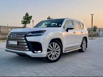  Lexus  LX  600 Luxury  2022  Automatic  25,000 Km  6 Cylinder  Four Wheel Drive (4WD)  SUV  White  With Warranty