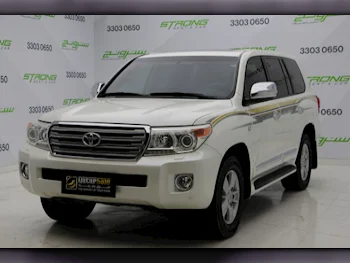 Toyota  Land Cruiser  VXR  2013  Automatic  200٬000 Km  8 Cylinder  Four Wheel Drive (4WD)  SUV  Pearl