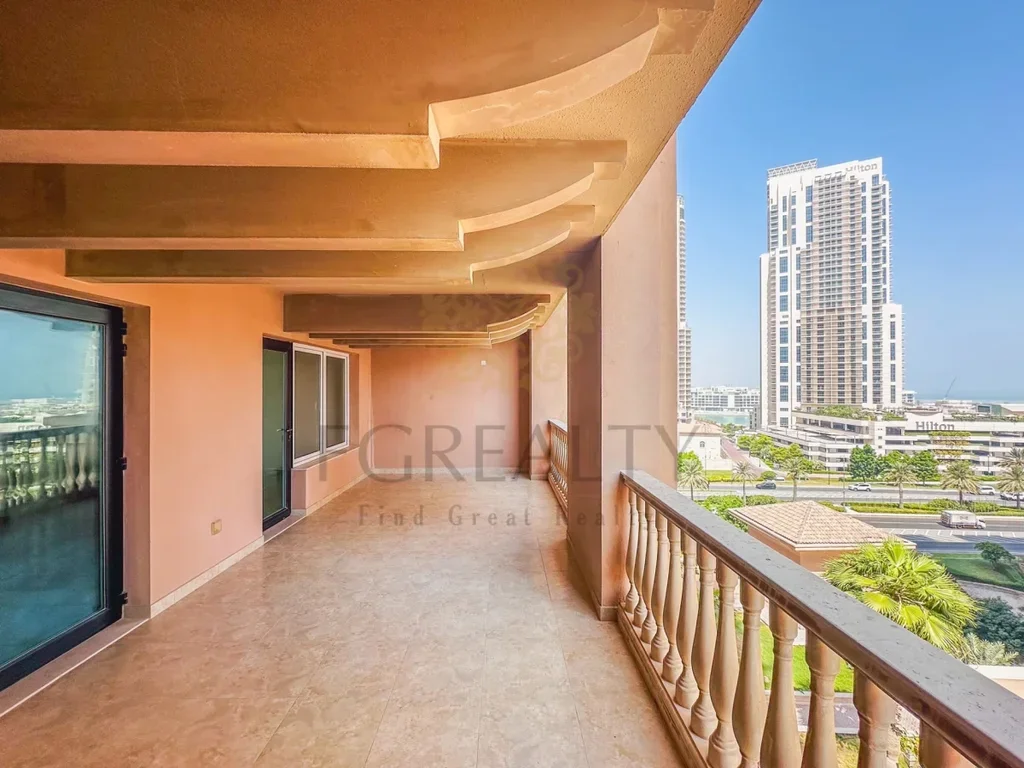 2 Bedrooms  Apartment  For Rent  in Doha -  The Pearl  Not Furnished