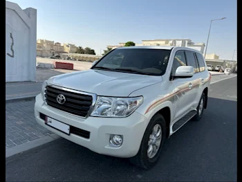 Toyota  Land Cruiser  GX  2012  Automatic  585,000 Km  6 Cylinder  Four Wheel Drive (4WD)  SUV  Pearl