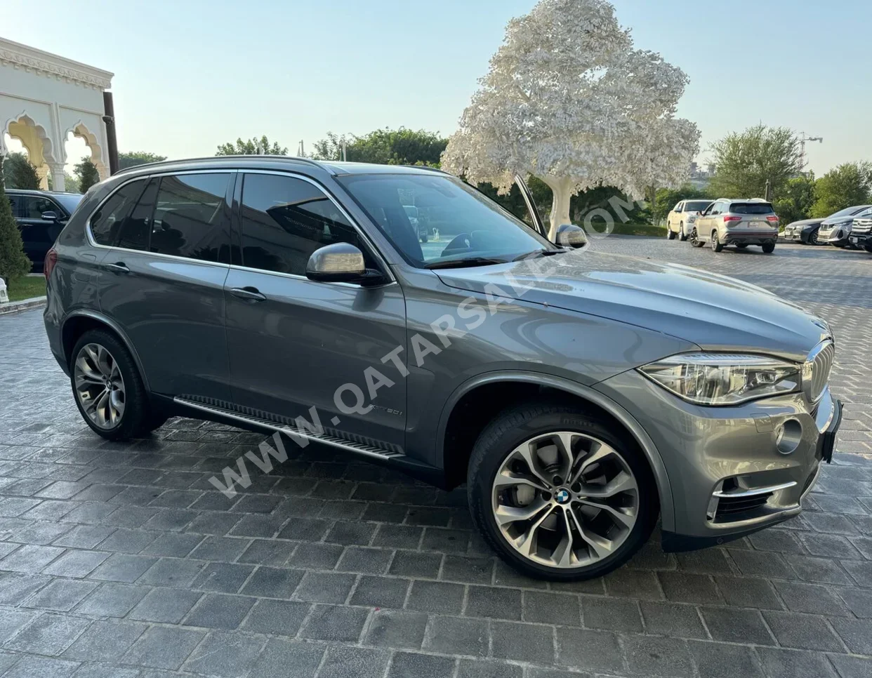 BMW  X-Series  X5  2017  Automatic  87,000 Km  8 Cylinder  Four Wheel Drive (4WD)  SUV  Gray