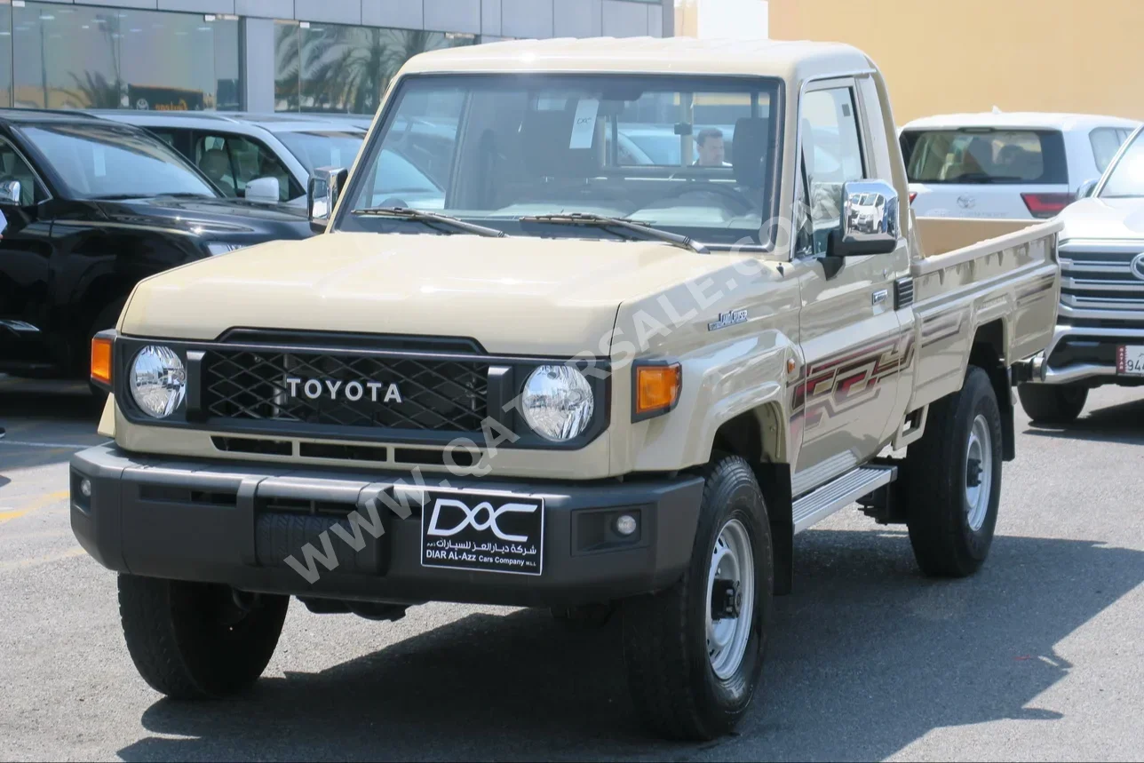 Toyota  Land Cruiser  LX  2024  Automatic  33,000 Km  6 Cylinder  Four Wheel Drive (4WD)  Pick Up  Beige  With Warranty