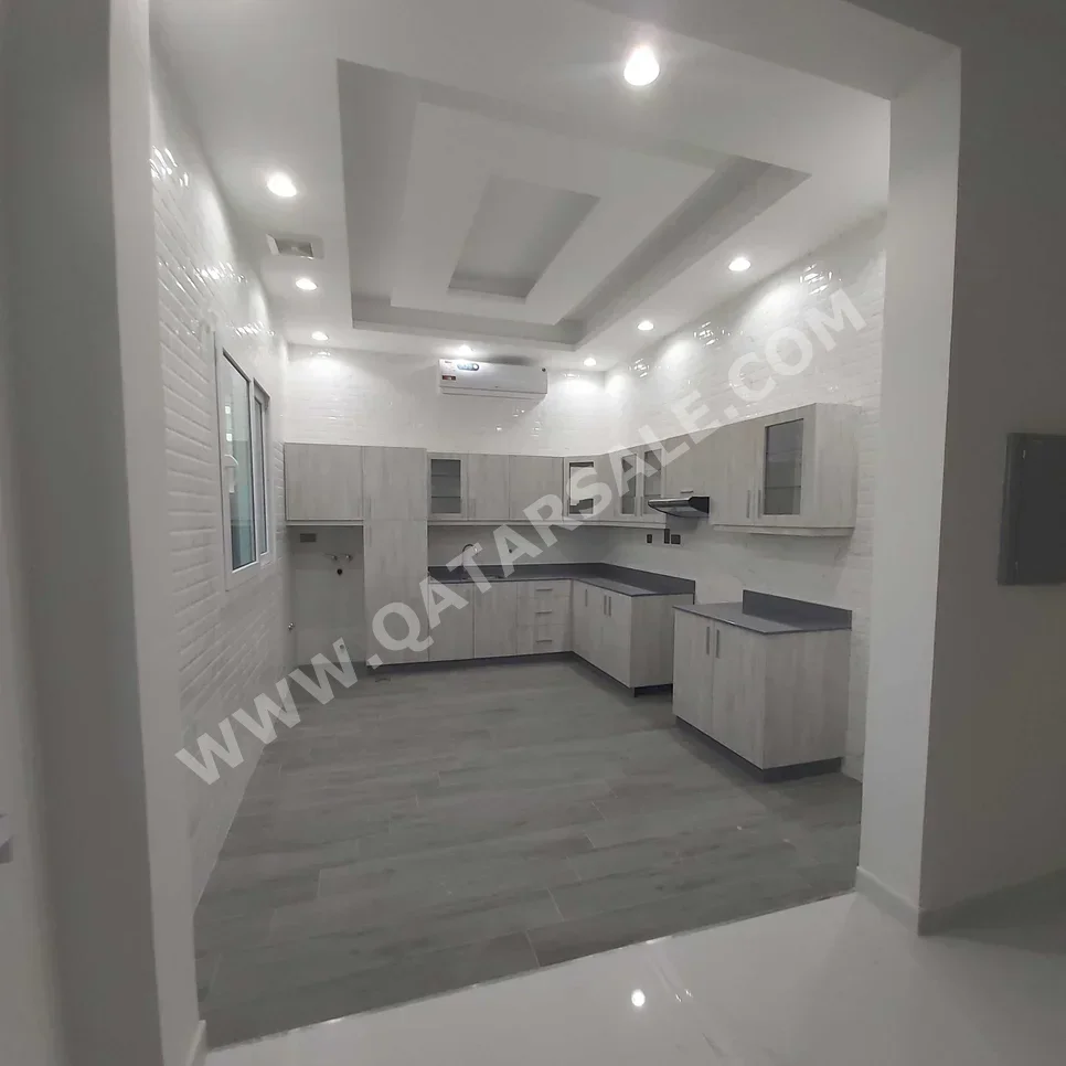 Service  - Semi Furnished  - Doha  - Al Duhail  - 10 Bedrooms