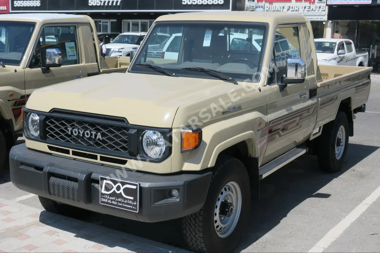 Toyota  Land Cruiser  LX  2024  Automatic  33,000 Km  6 Cylinder  Four Wheel Drive (4WD)  Pick Up  Beige  With Warranty