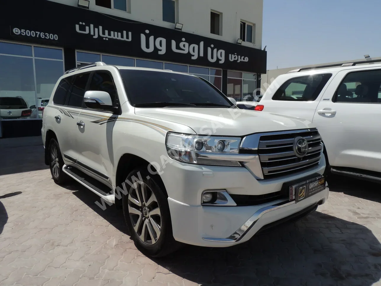 Toyota  Land Cruiser  VXS  2017  Automatic  240,000 Km  8 Cylinder  Four Wheel Drive (4WD)  SUV  White