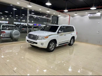 Toyota  Land Cruiser  VXR  2015  Automatic  357,000 Km  8 Cylinder  Four Wheel Drive (4WD)  SUV  White