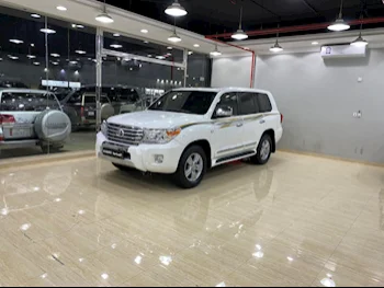 Toyota  Land Cruiser  VXR  2014  Automatic  186,000 Km  8 Cylinder  Four Wheel Drive (4WD)  SUV  White