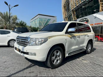 Toyota  Land Cruiser  VXR  2010  Automatic  390,000 Km  8 Cylinder  Four Wheel Drive (4WD)  SUV  White