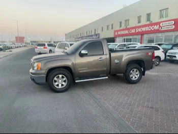 GMC  Sierra  SLT  2012  Automatic  215,000 Km  8 Cylinder  Four Wheel Drive (4WD)  Pick Up  Brown