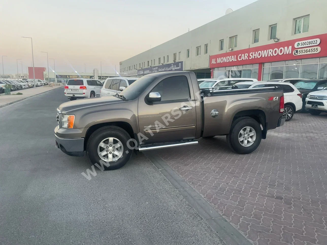 GMC  Sierra  SLT  2012  Automatic  215,000 Km  8 Cylinder  Four Wheel Drive (4WD)  Pick Up  Brown