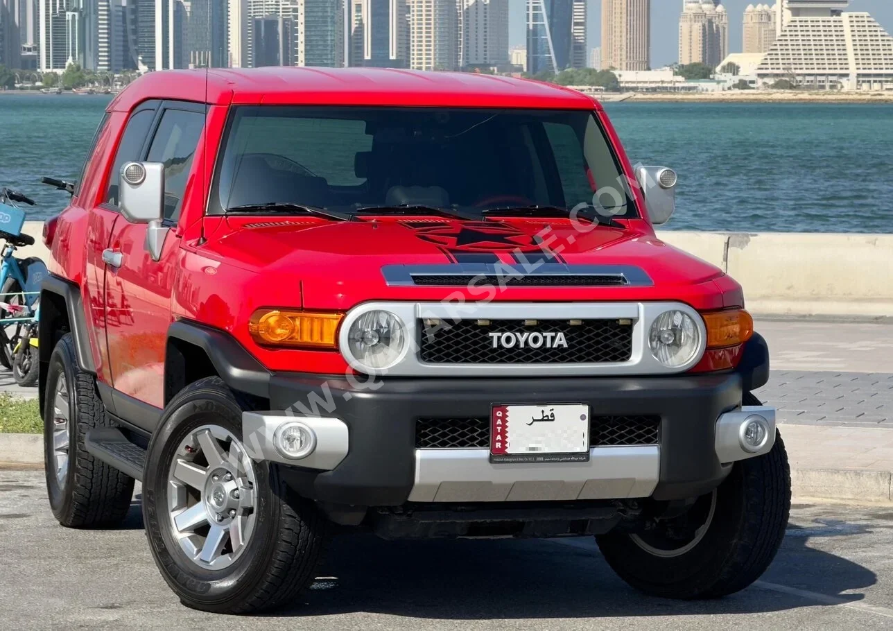 Toyota  FJ Cruiser  2022  Automatic  45,000 Km  6 Cylinder  Four Wheel Drive (4WD)  SUV  Red  With Warranty