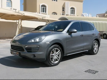 Porsche  Cayenne  2014  Automatic  266,000 Km  6 Cylinder  Four Wheel Drive (4WD)  SUV  Gray