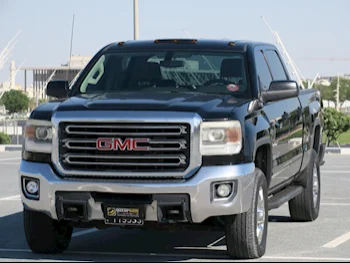 GMC  Sierra  2500 HD  2015  Automatic  203,000 Km  8 Cylinder  Four Wheel Drive (4WD)  Pick Up  Black