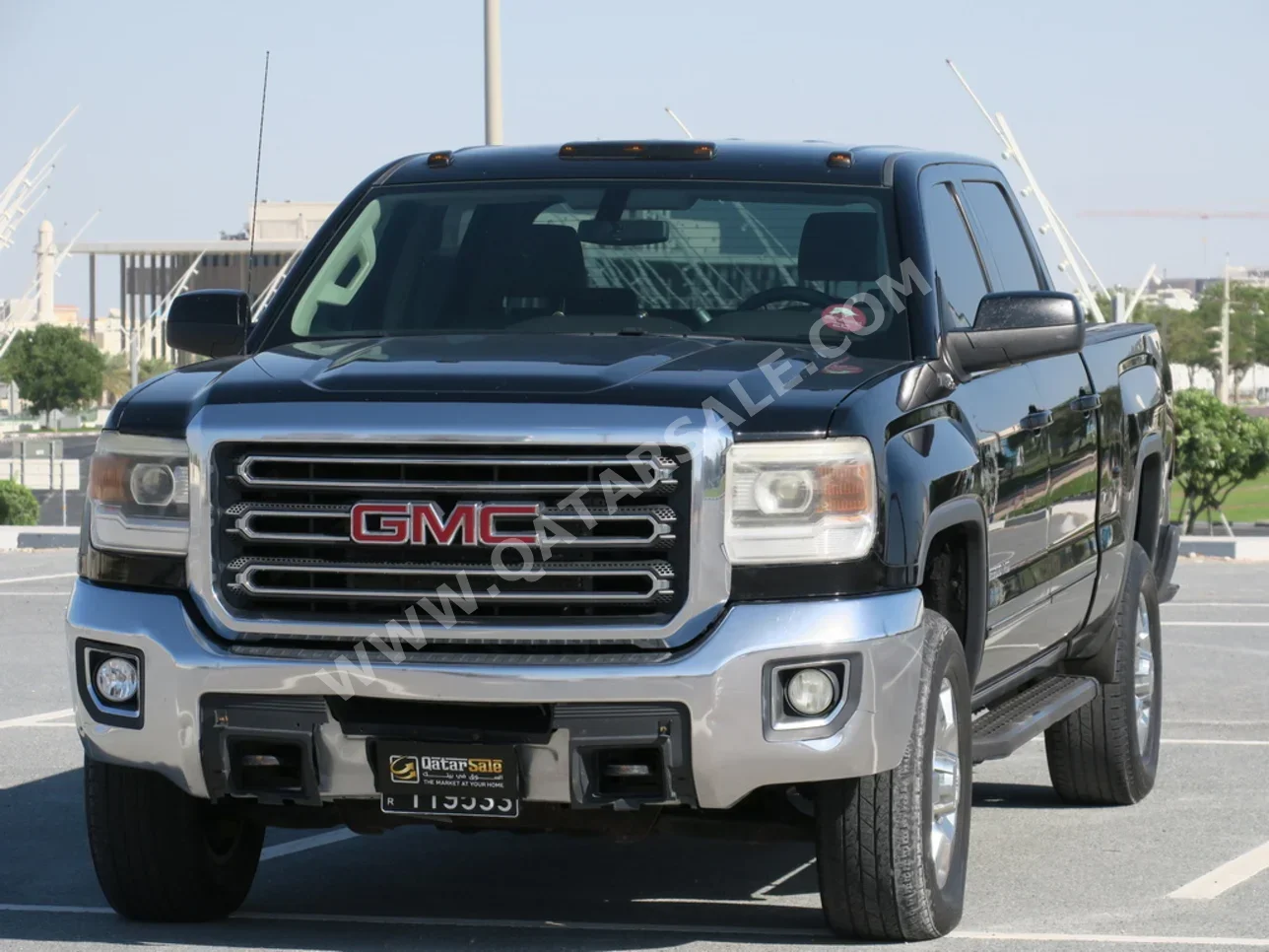 GMC  Sierra  2500 HD  2015  Automatic  203,000 Km  8 Cylinder  Four Wheel Drive (4WD)  Pick Up  Black