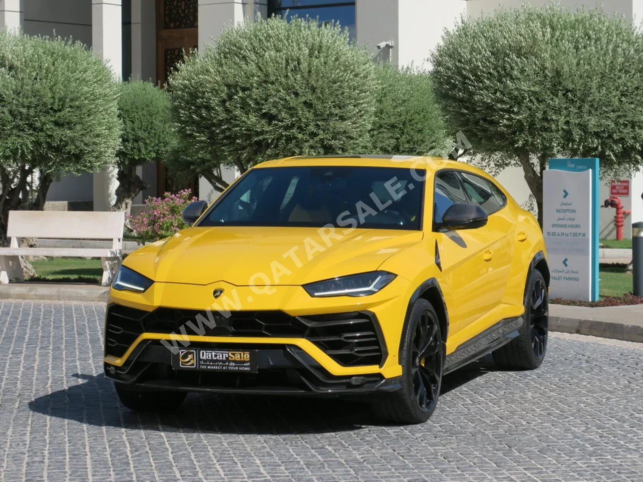 Lamborghini  Urus  2020  Automatic  28,000 Km  8 Cylinder  Four Wheel Drive (4WD)  SUV  Yellow  With Warranty