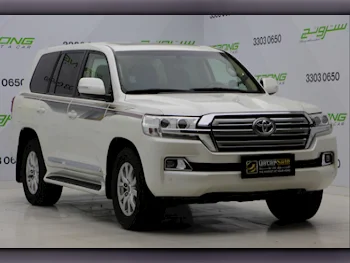 Toyota  Land Cruiser  GXR  2016  Automatic  177,000 Km  8 Cylinder  Four Wheel Drive (4WD)  SUV  Pearl