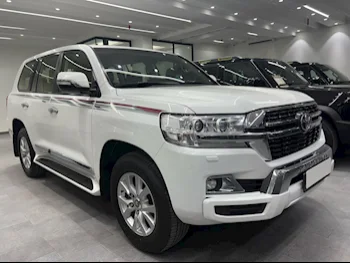 Toyota  Land Cruiser  GXR  2018  Automatic  206٬000 Km  8 Cylinder  Four Wheel Drive (4WD)  SUV  White