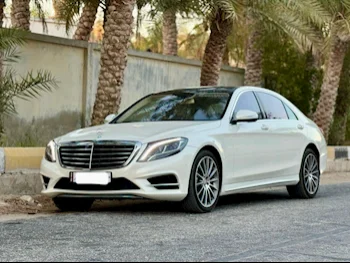 مرسيدس - بنز  اس - كلاس  500 AMG  2015  اوتوماتيك  66,000 كم  8 سلندر  دفع خلفي  سيدان  أبيض