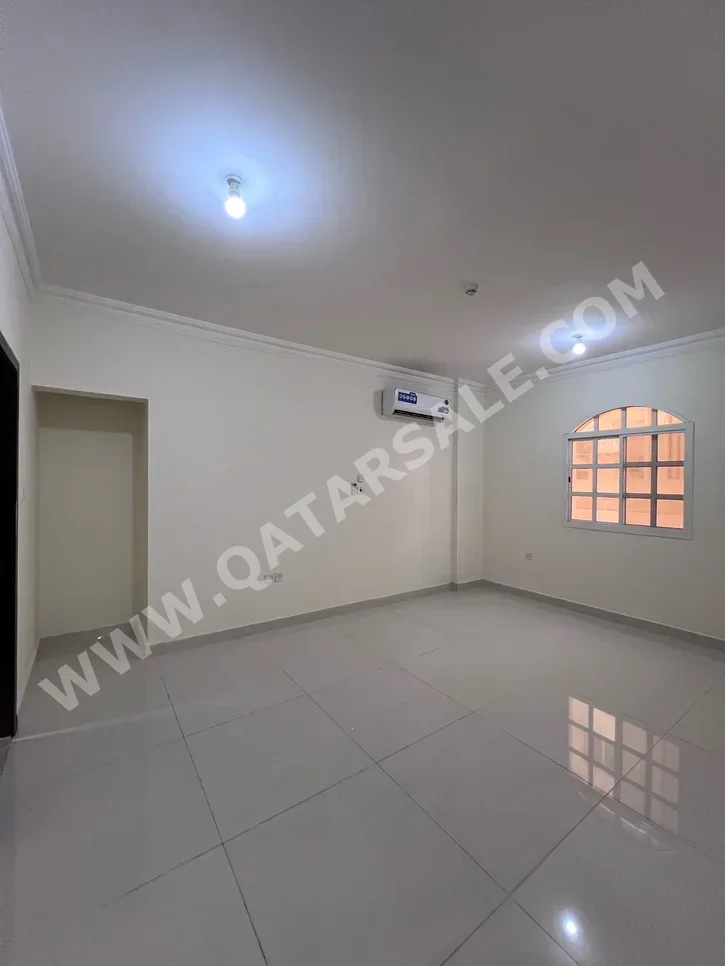 3 Bedrooms  Apartment  For Rent  in Al Wakrah -  Al Wakrah  Not Furnished