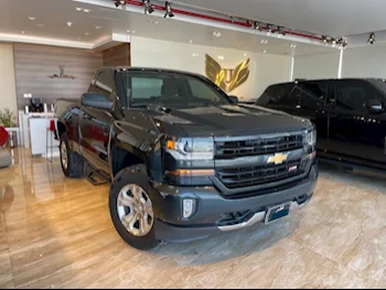 Chevrolet  Silverado  LT  2018  Automatic  178,000 Km  8 Cylinder  Four Wheel Drive (4WD)  Pick Up  Gray