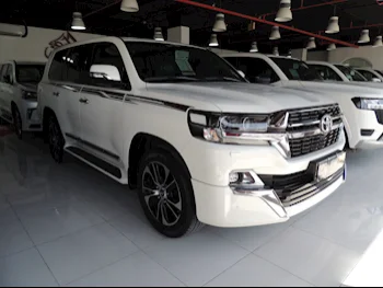 Toyota  Land Cruiser  GXR- Grand Touring  2021  Automatic  96,000 Km  8 Cylinder  Four Wheel Drive (4WD)  SUV  White