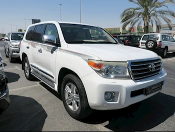 Toyota  Land Cruiser  GXR  2014  Automatic  288,000 Km  8 Cylinder  Four Wheel Drive (4WD)  SUV  White