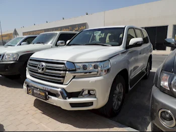 Toyota  Land Cruiser  GXR  2019  Automatic  235,000 Km  8 Cylinder  Four Wheel Drive (4WD)  SUV  White