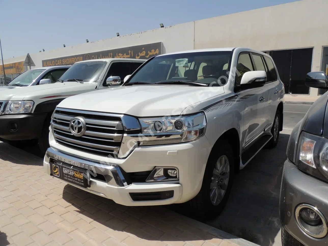 Toyota  Land Cruiser  GXR  2019  Automatic  235,000 Km  8 Cylinder  Four Wheel Drive (4WD)  SUV  White