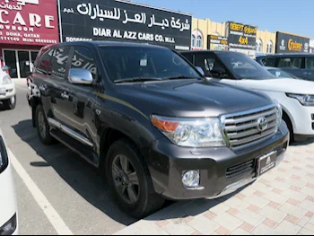 Toyota  Land Cruiser  VXR  2015  Automatic  230,000 Km  8 Cylinder  Four Wheel Drive (4WD)  SUV  Gray