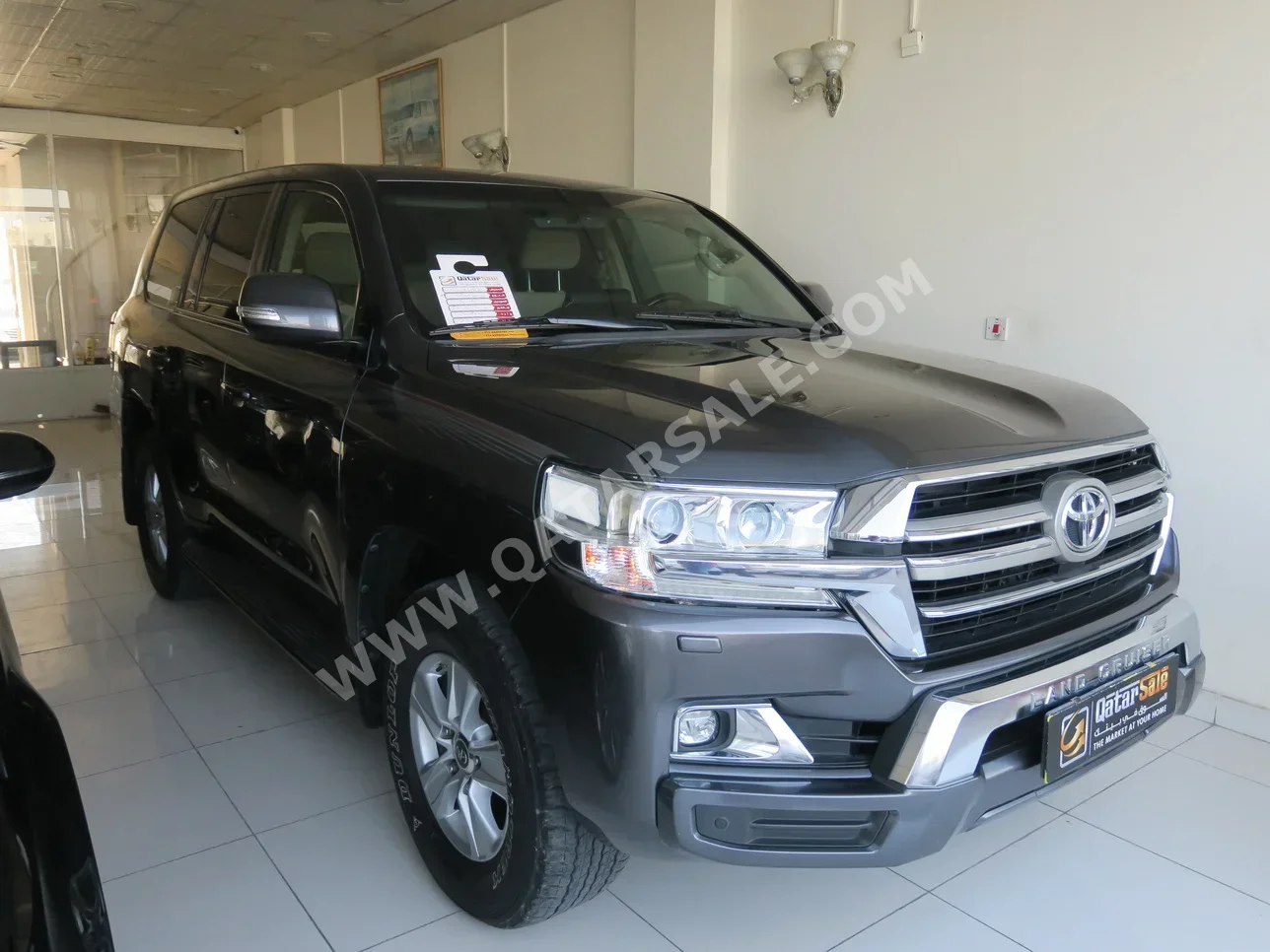 Toyota  Land Cruiser  GXR  2019  Automatic  246,000 Km  8 Cylinder  Four Wheel Drive (4WD)  SUV  Gray