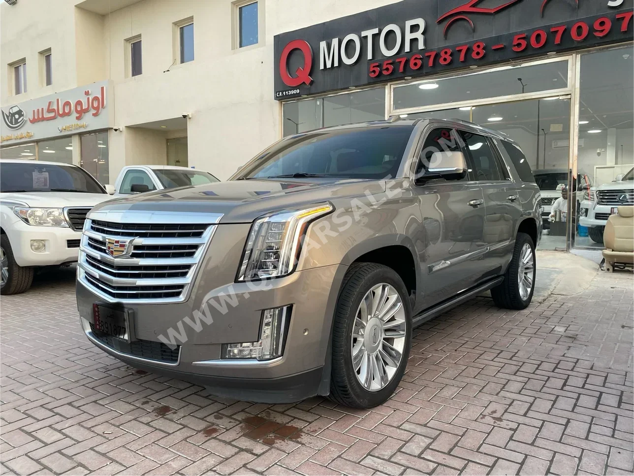 Cadillac  Escalade  Platinum  2018  Automatic  37,000 Km  8 Cylinder  Four Wheel Drive (4WD)  SUV  Gray