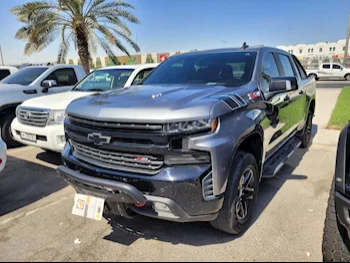 Chevrolet  Silverado  Trail Boss  2020  Automatic  243,000 Km  8 Cylinder  Four Wheel Drive (4WD)  Pick Up  Gray