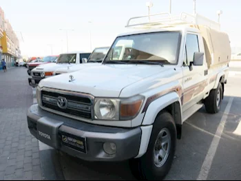 Toyota  Land Cruiser  LX  2016  Manual  100,000 Km  6 Cylinder  Four Wheel Drive (4WD)  Pick Up  White  With Warranty