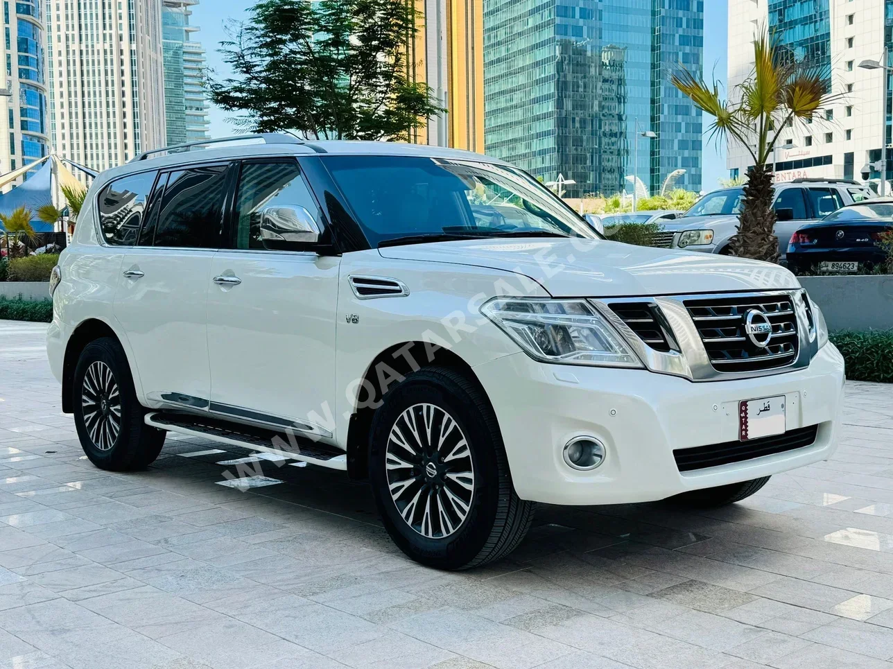 Nissan  Patrol  Platinum  2015  Automatic  127,000 Km  8 Cylinder  Four Wheel Drive (4WD)  SUV  White