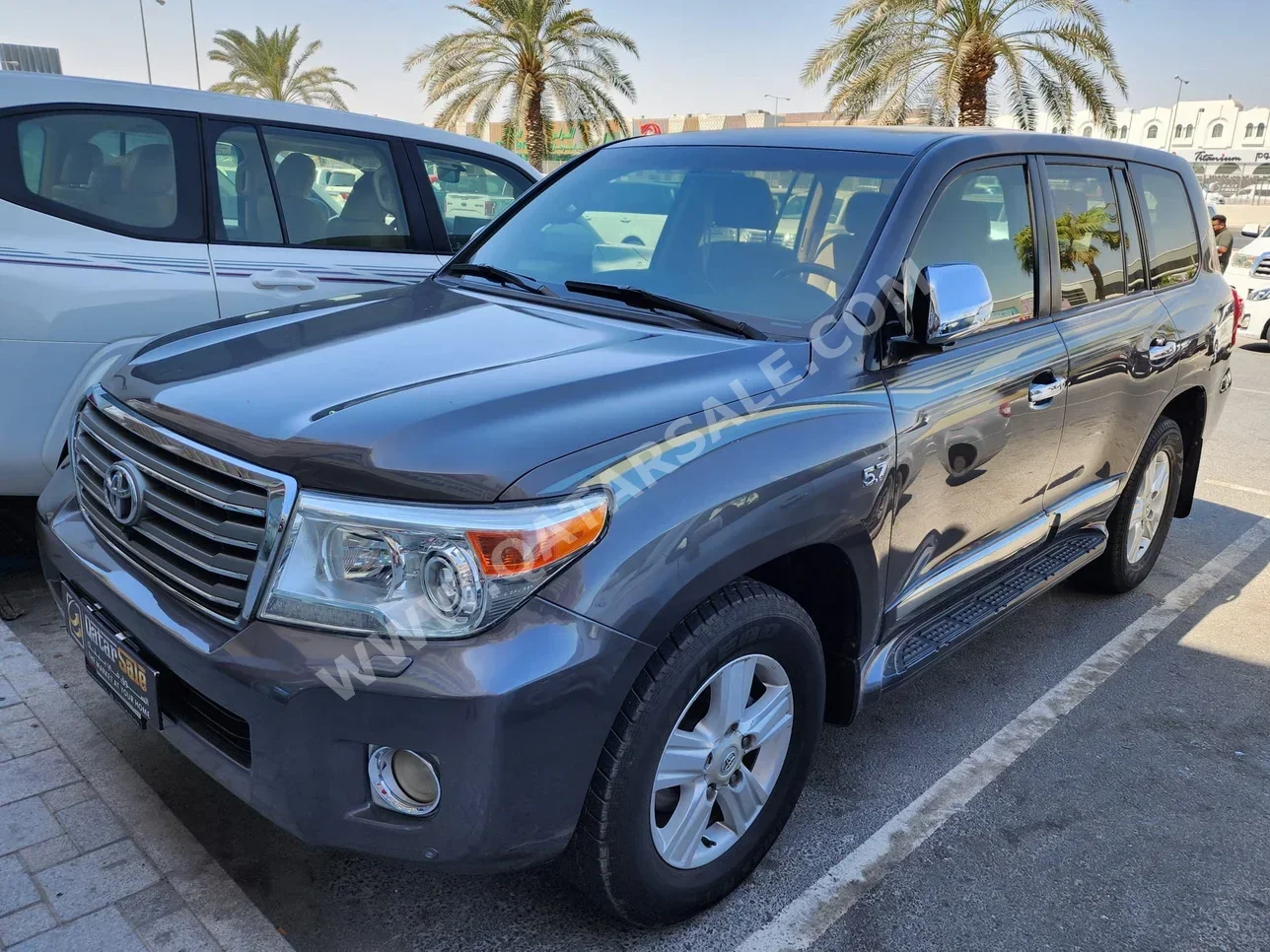 Toyota  Land Cruiser  VXR  2015  Automatic  263,000 Km  8 Cylinder  Four Wheel Drive (4WD)  SUV  Gray