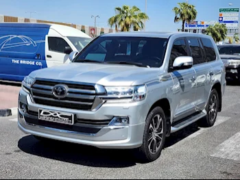 Toyota  Land Cruiser  VXR  2019  Automatic  159,000 Km  8 Cylinder  Four Wheel Drive (4WD)  SUV  Silver