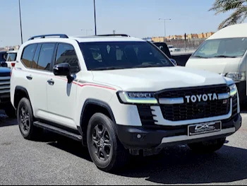 Toyota  Land Cruiser  GR Sport Twin Turbo  2022  Automatic  57,000 Km  6 Cylinder  Four Wheel Drive (4WD)  SUV  White  With Warranty