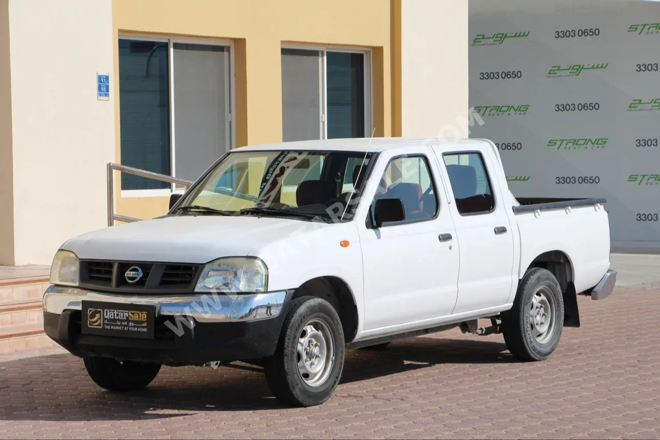 Nissan  Pickup  2016  Manual  170,000 Km  4 Cylinder  Rear Wheel Drive (RWD)  Pick Up  White