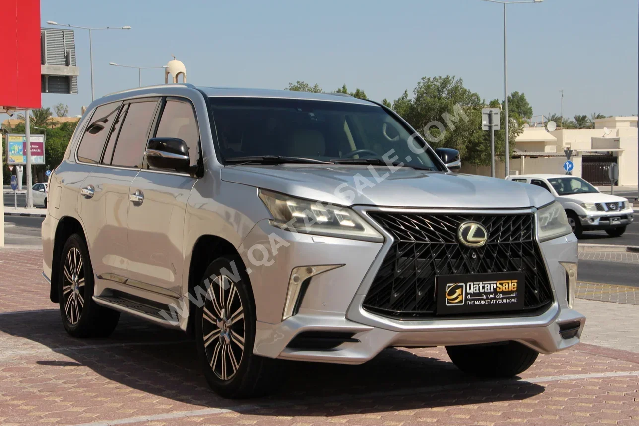 Lexus  LX  570  2013  Automatic  185,000 Km  8 Cylinder  Four Wheel Drive (4WD)  SUV  Silver