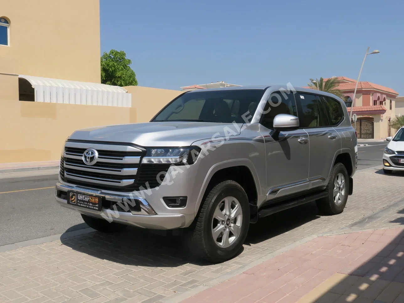  Toyota  Land Cruiser  GXR  2024  Automatic  1,000 Km  6 Cylinder  Four Wheel Drive (4WD)  SUV  Silver  With Warranty