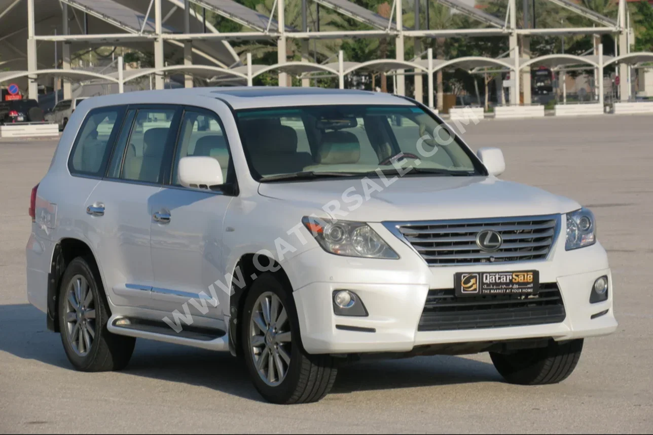 Lexus  LX  570  2010  Automatic  158,000 Km  8 Cylinder  Four Wheel Drive (4WD)  SUV  White