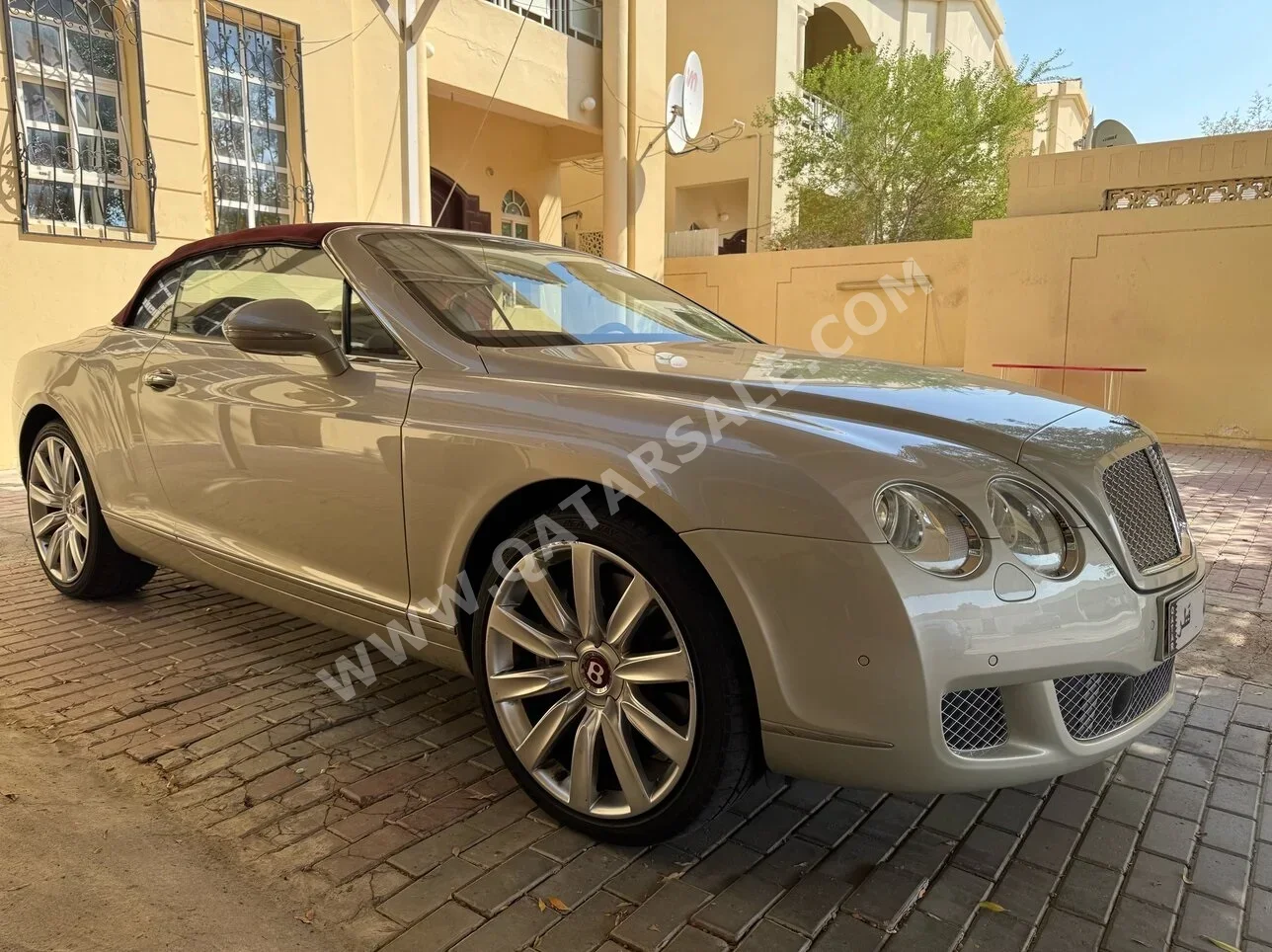 Bentley  GTC  W12 Speed  2010  Automatic  38,000 Km  12 Cylinder  Rear Wheel Drive (RWD)  Convertible  Gold