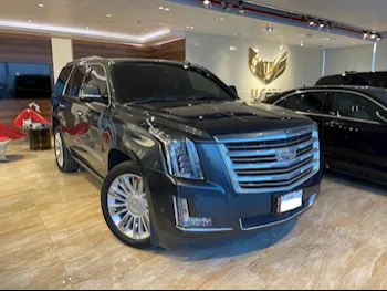 Cadillac  Escalade  Platinum  2019  Automatic  79,000 Km  8 Cylinder  Four Wheel Drive (4WD)  SUV  Gray