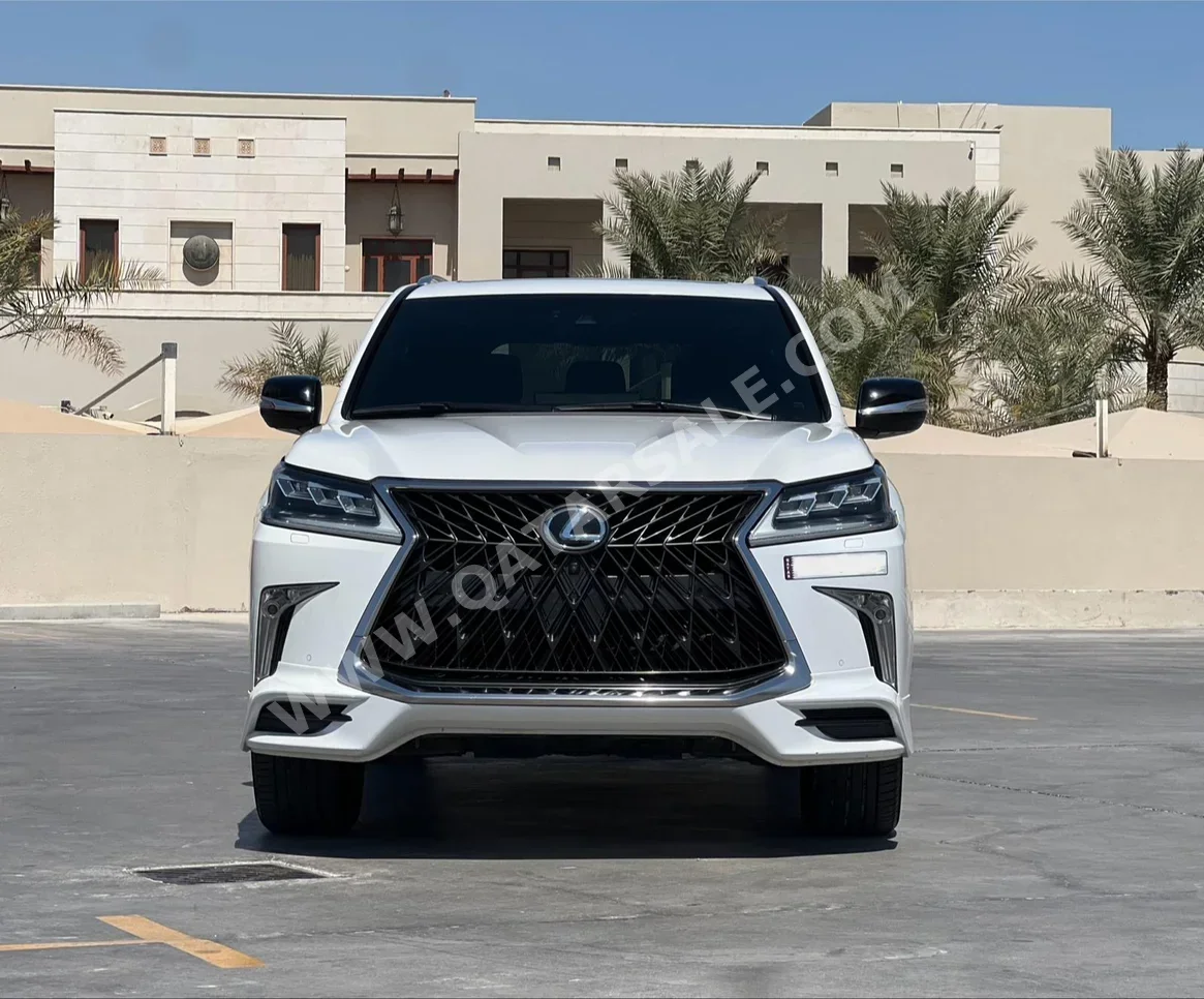 Lexus  LX  570 S  2018  Automatic  214,000 Km  8 Cylinder  Four Wheel Drive (4WD)  SUV  White