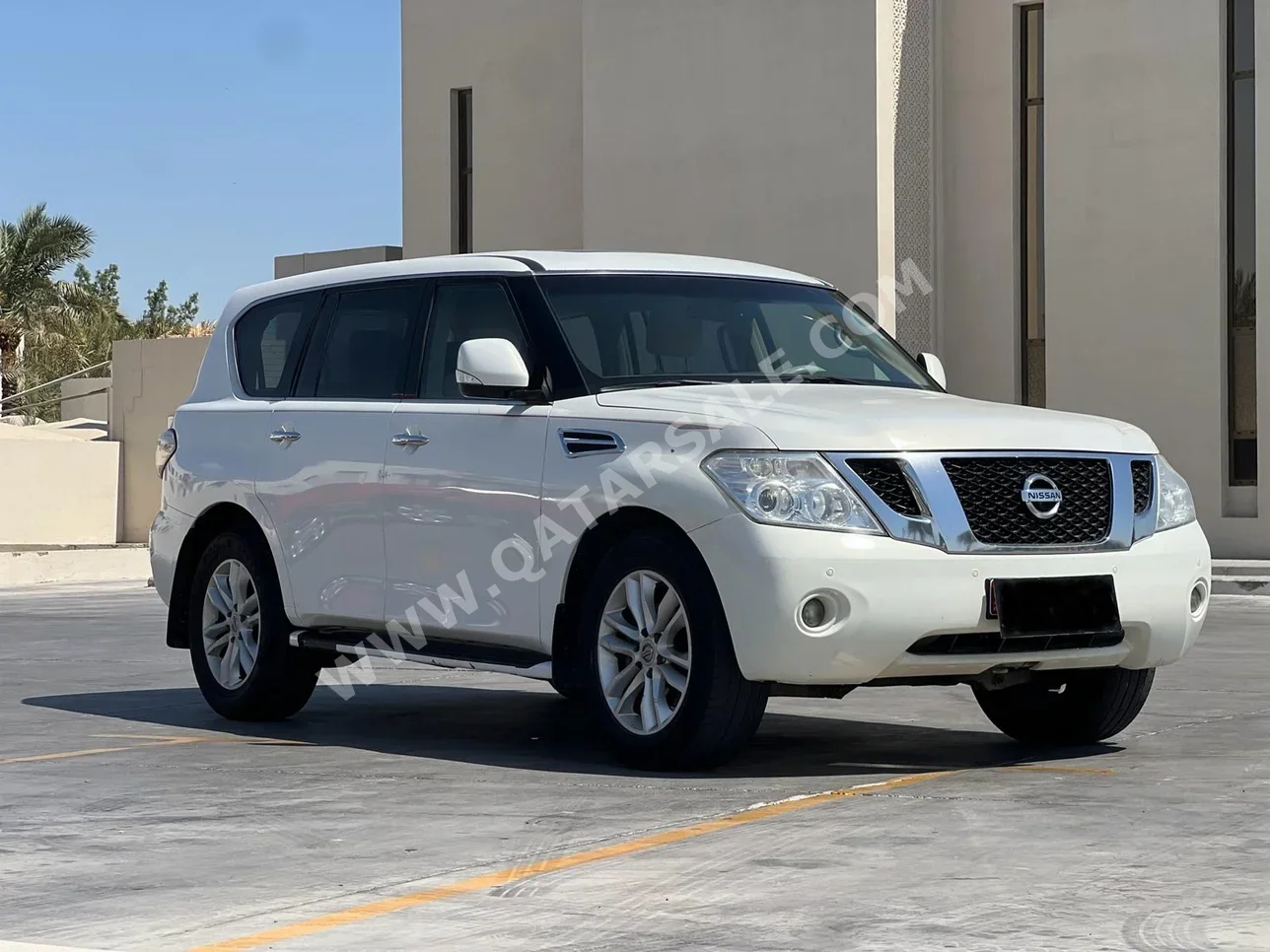 Nissan  Patrol  LE  2010  Automatic  276,000 Km  8 Cylinder  Four Wheel Drive (4WD)  SUV  White