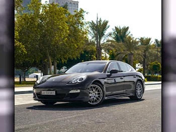 Porsche  Panamera  S  2013  Automatic  70,000 Km  8 Cylinder  Rear Wheel Drive (RWD)  Sedan  Black