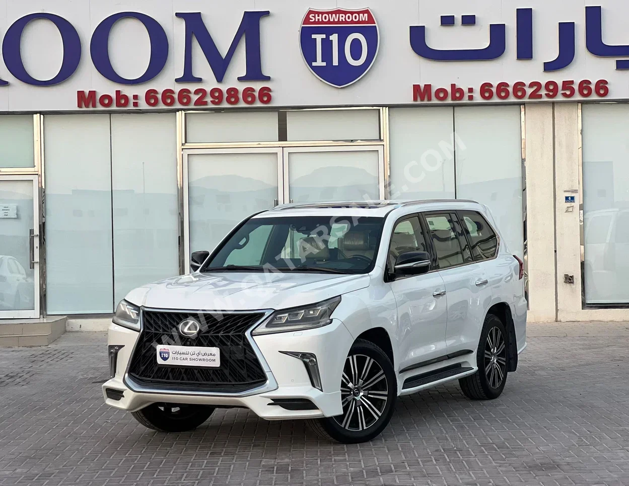 Lexus  LX  570  2016  Automatic  280,000 Km  8 Cylinder  Four Wheel Drive (4WD)  SUV  White