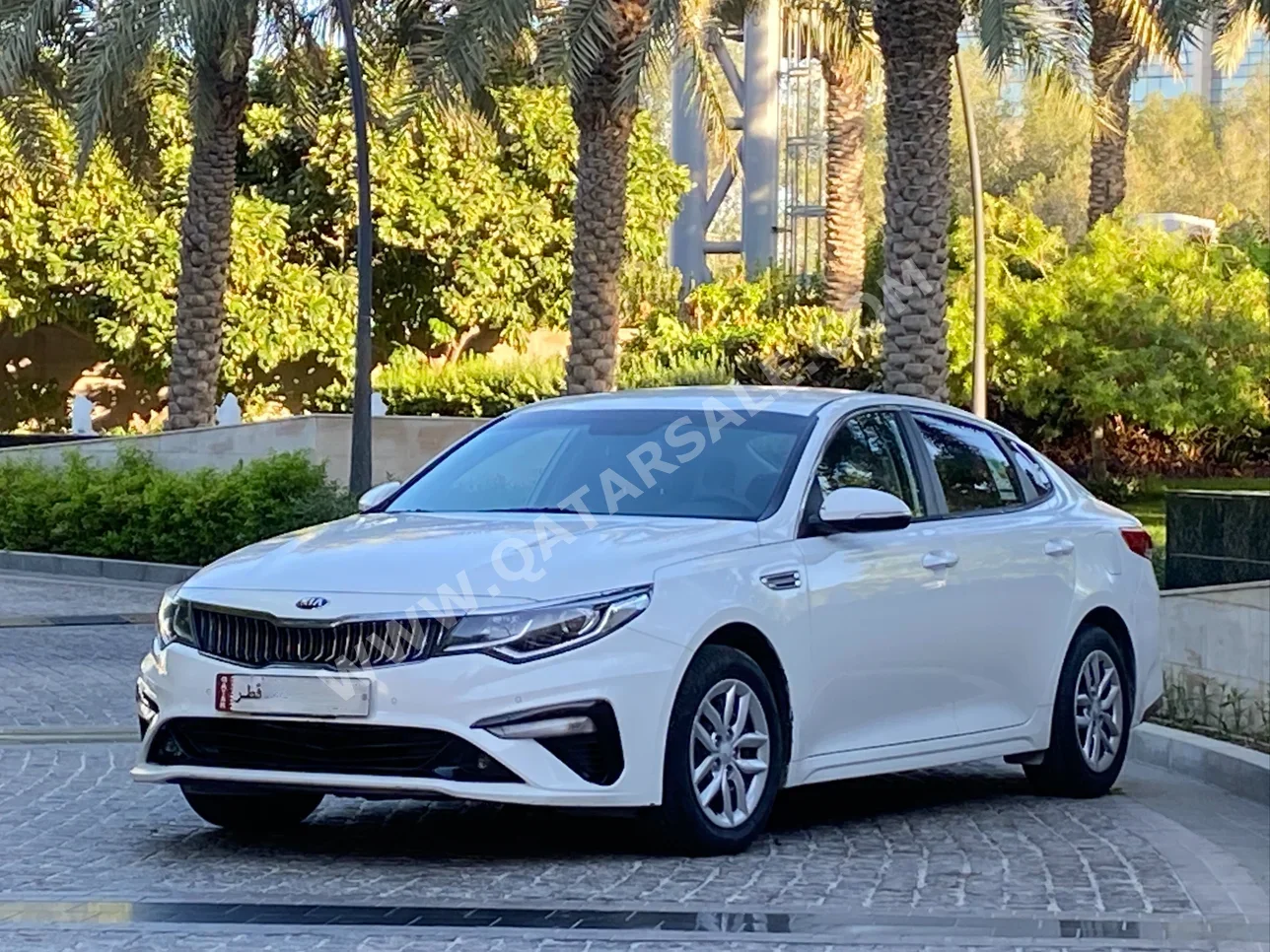 Kia  Optima  2.4  2020  Automatic  135,000 Km  4 Cylinder  Front Wheel Drive (FWD)  Sedan  White