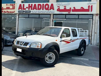 Nissan  Pickup  2015  Manual  223,000 Km  4 Cylinder  Rear Wheel Drive (RWD)  Pick Up  White